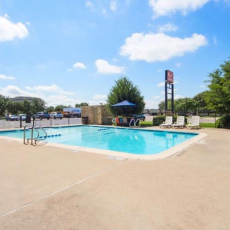 Econo Lodge Airport I-35 North Фармерс-Бранч Экстерьер фото
