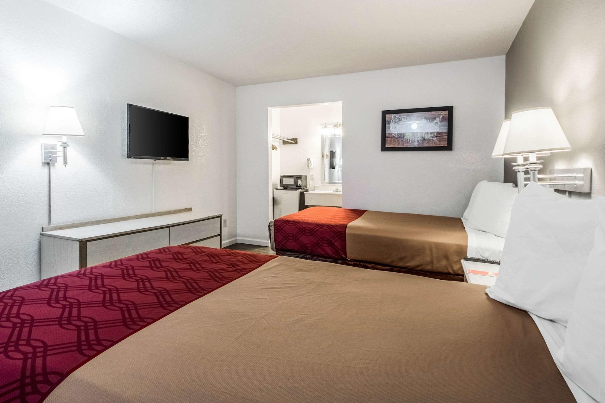 Econo Lodge Airport I-35 North Фармерс-Бранч Экстерьер фото