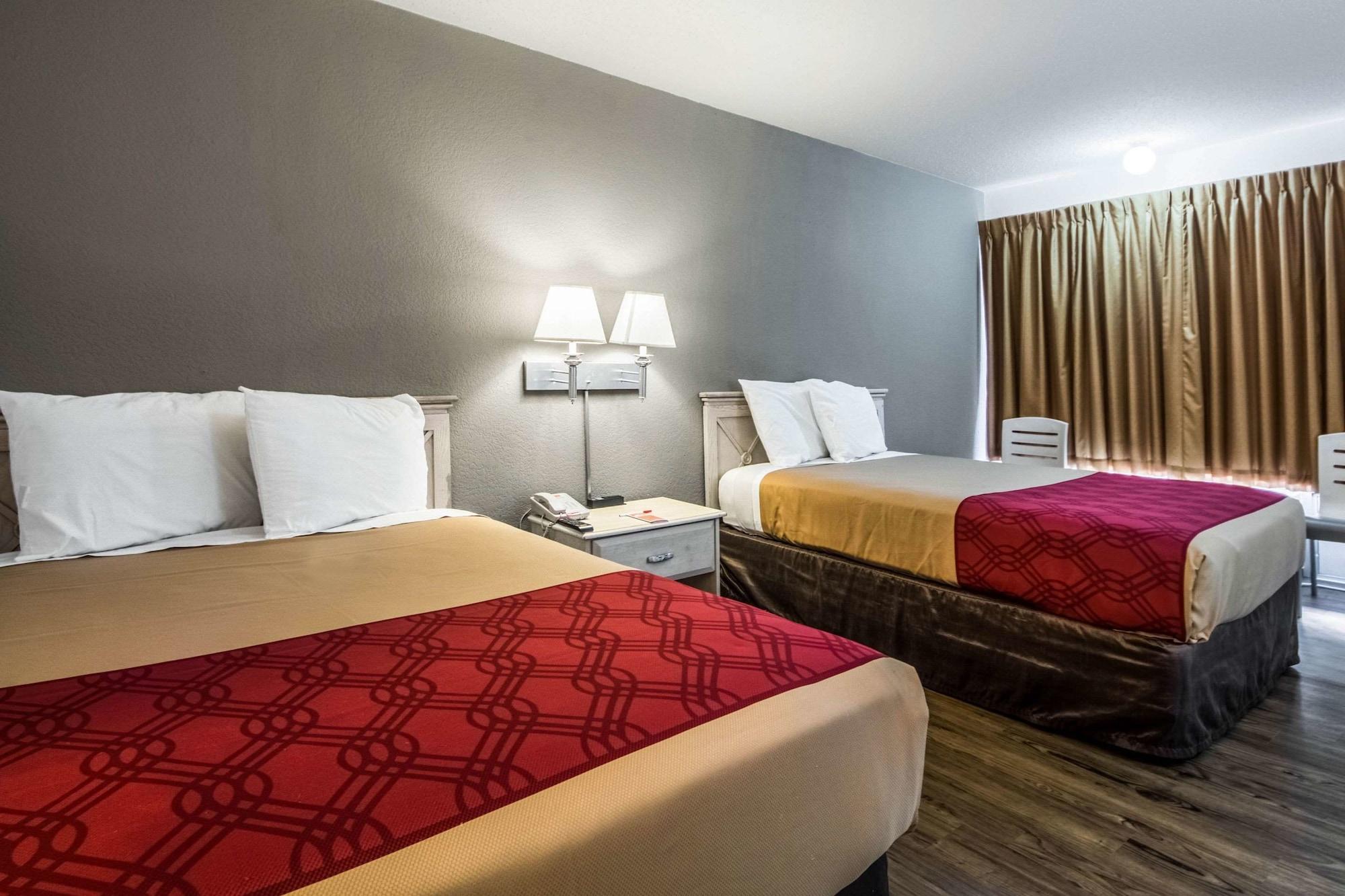 Econo Lodge Airport I-35 North Фармерс-Бранч Экстерьер фото