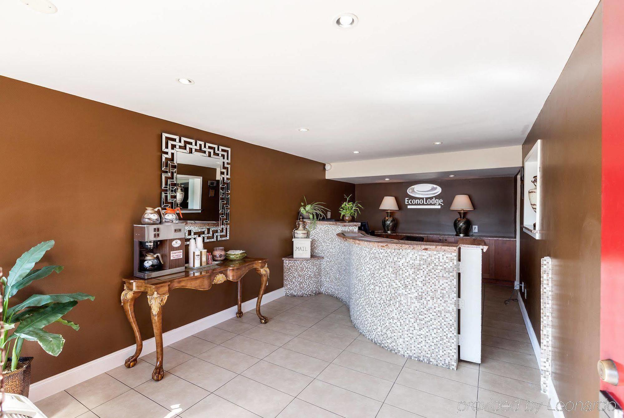 Econo Lodge Airport I-35 North Фармерс-Бранч Экстерьер фото