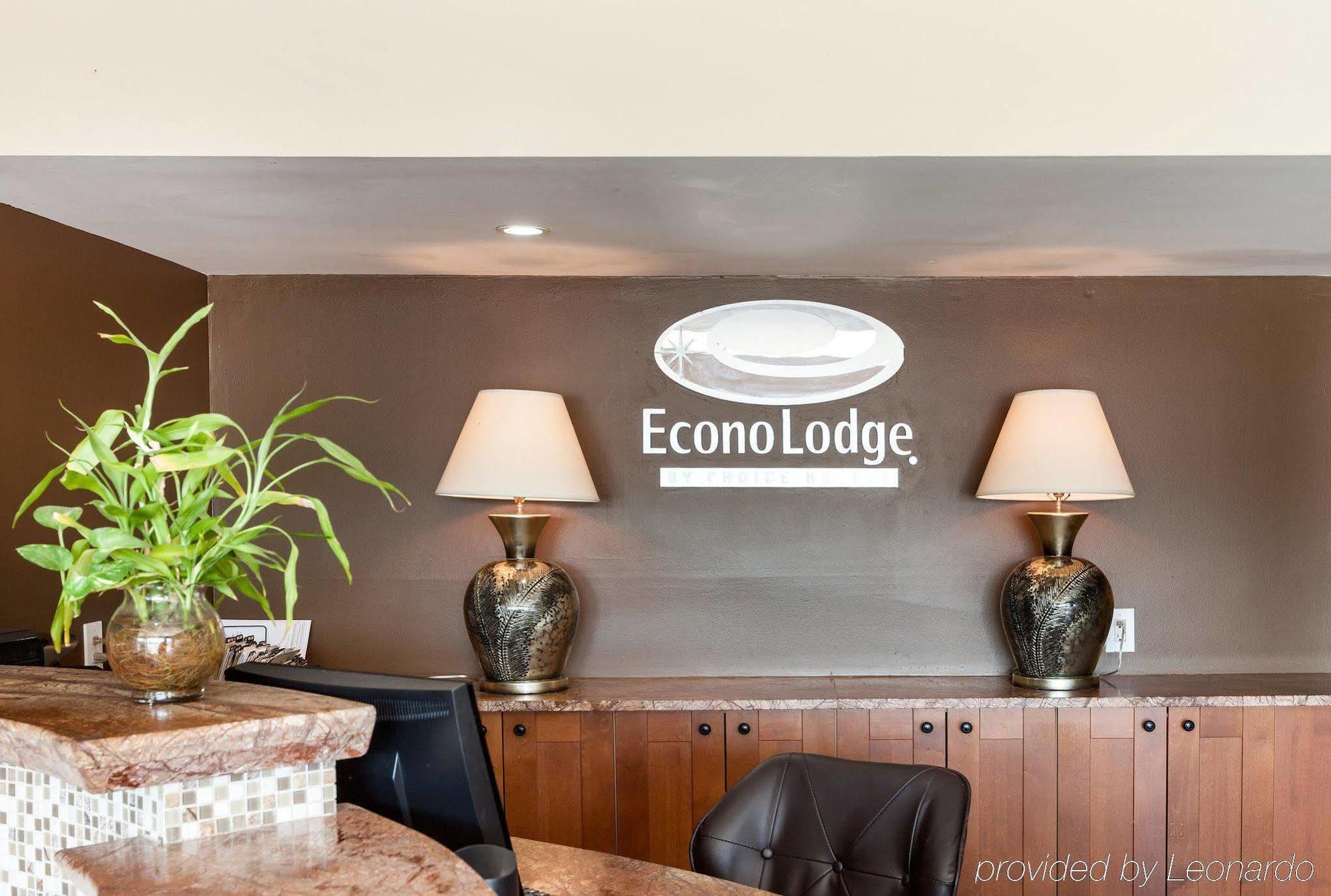 Econo Lodge Airport I-35 North Фармерс-Бранч Экстерьер фото