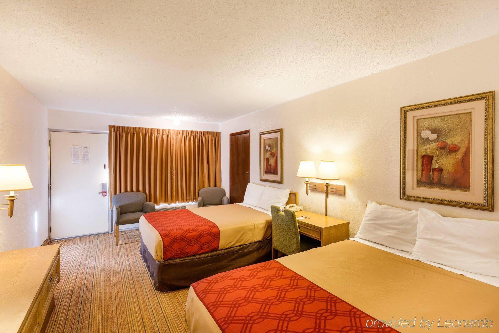 Econo Lodge Airport I-35 North Фармерс-Бранч Экстерьер фото