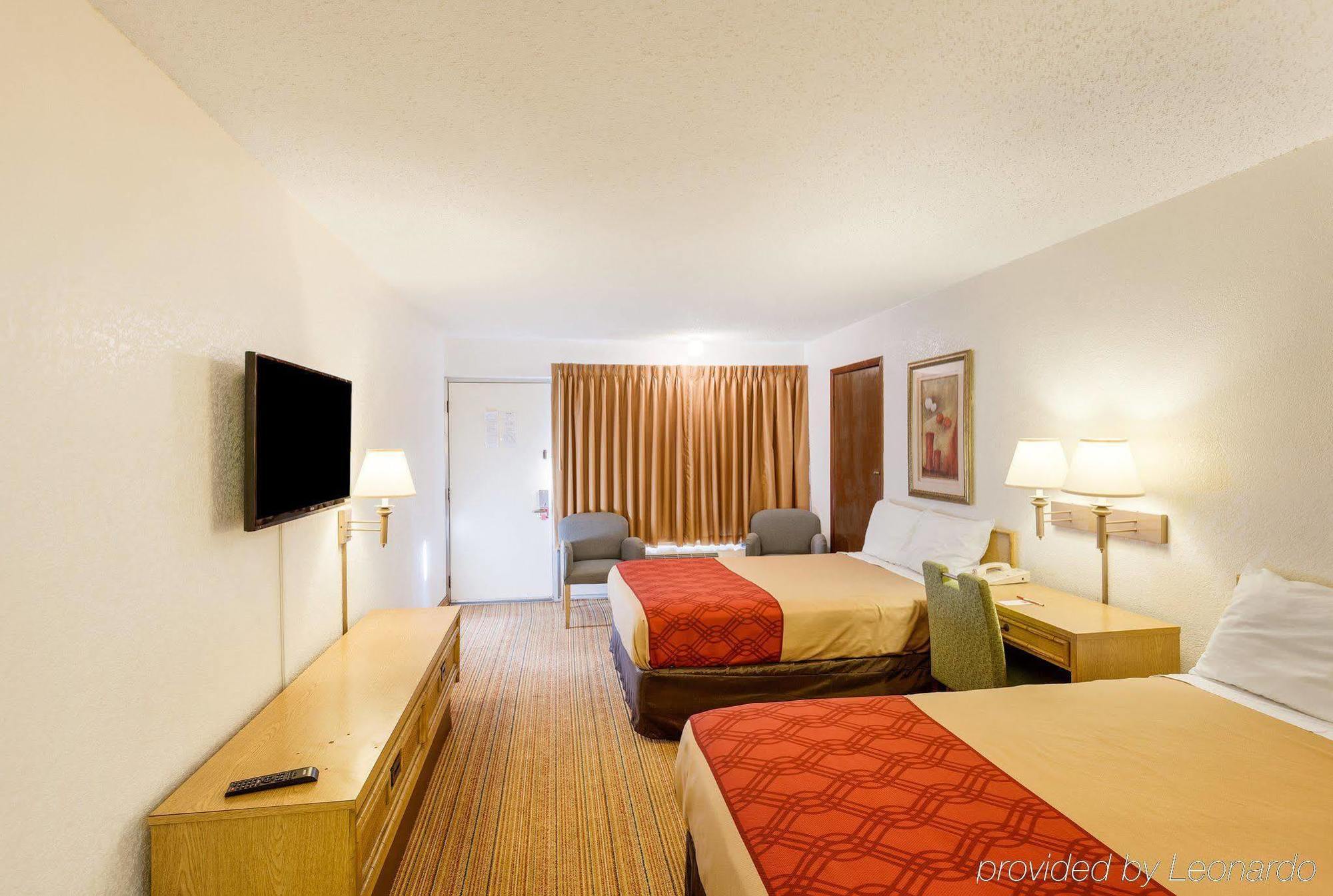Econo Lodge Airport I-35 North Фармерс-Бранч Экстерьер фото