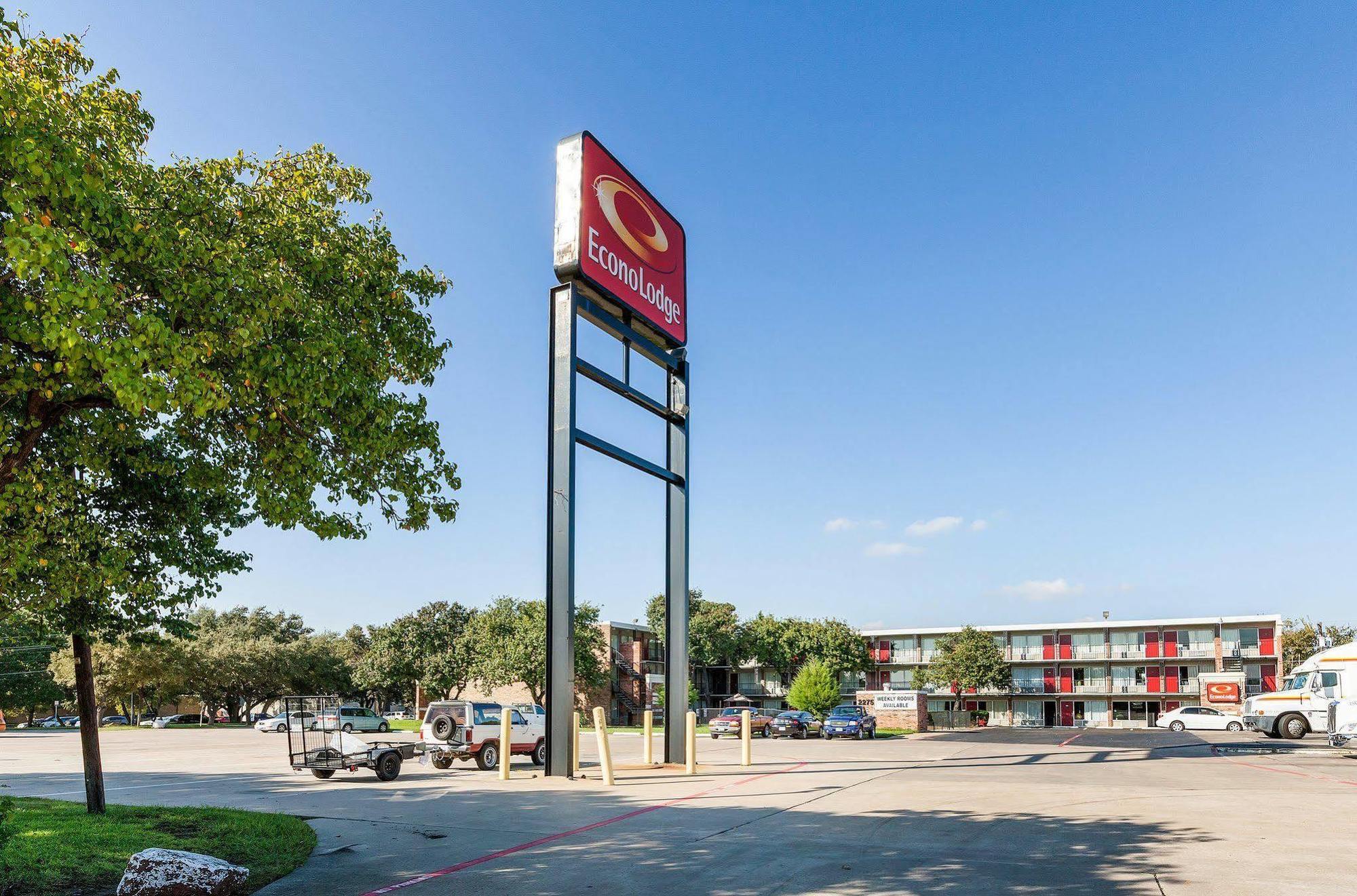 Econo Lodge Airport I-35 North Фармерс-Бранч Экстерьер фото